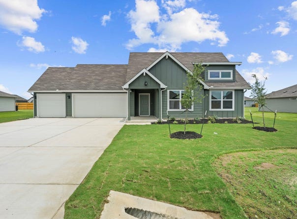 450 KOLBO CROSSING Cv, Lockhart, TX 78644