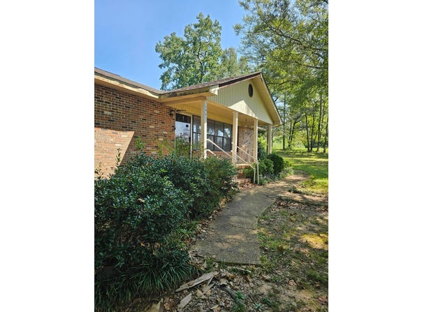 993 E 12TH Ave, Guin, AL 35563