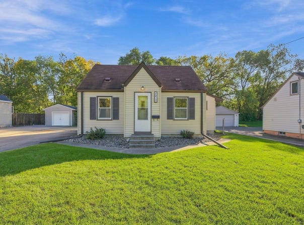 9917 Pleasant Avenue S, Bloomington, MN 55420