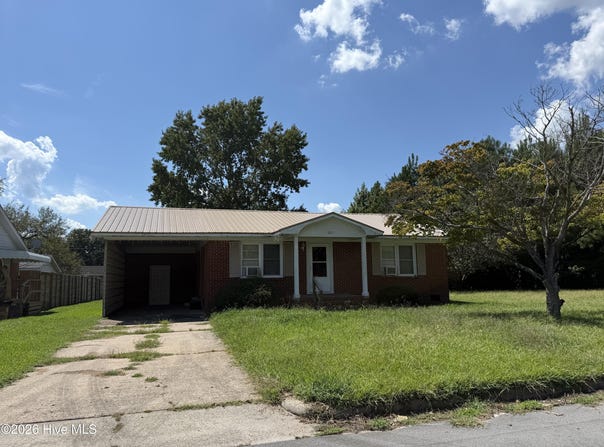 217 N Edgewood Avenue, Williamston, NC 27892