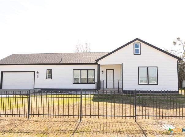 300 Front Street, Thorndale, TX 76577