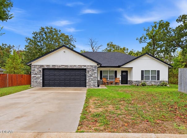 13651 Pella Lane, Neosho, MO 64850