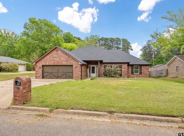 710 Willowood St., Longview, TX 75604