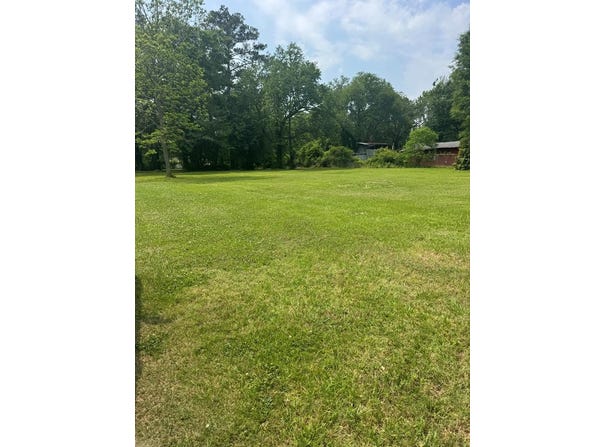 1128 S.16TH AVE., LAUREL, MS 39440