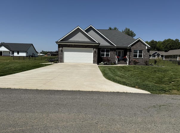 175 Ayly Estates Drive, Mayfield, KY 42066