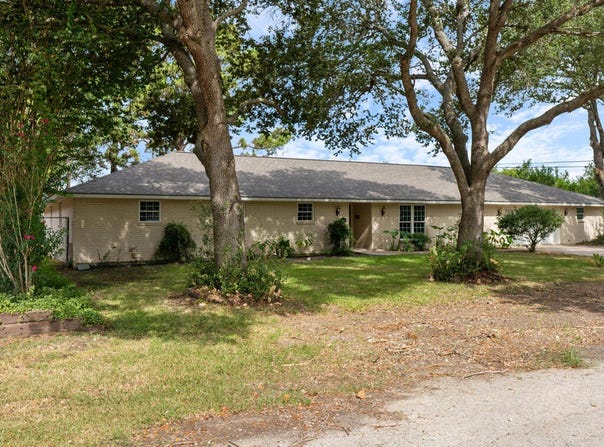 1620 Baylor, Bay City, TX 77414