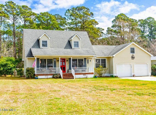 915 Sunset Boulevard, Newport, NC 28570