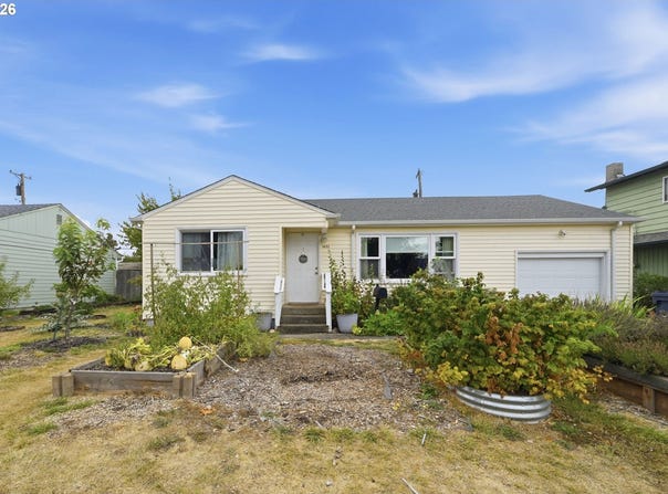 1432 MODOC St, Springfield, OR 97477