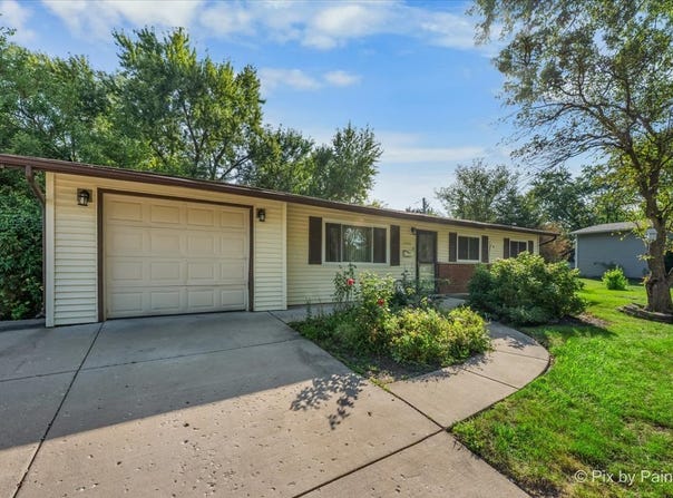 1243 Westchester Drive, Hanover Park, IL 60133