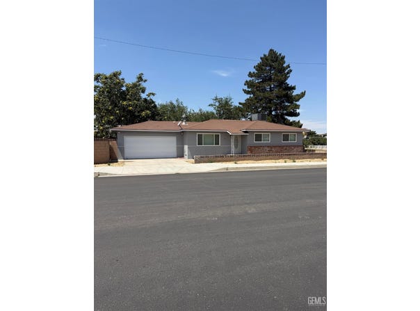 121 N Davis Street, Tehachapi, CA 93561