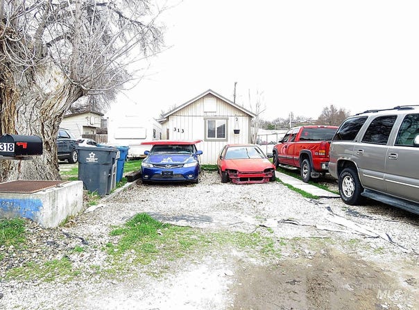 313 E Kearney St, Caldwell, ID 83605-2638