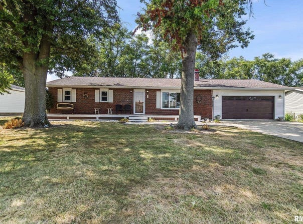 72 MICHELE Drive, Pawnee, IL 62558