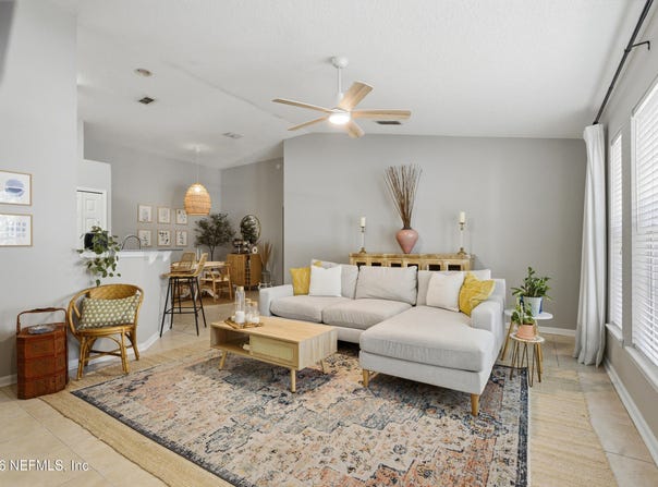 27 JARDIN DE MER Place, Jacksonville Beach, FL 32250