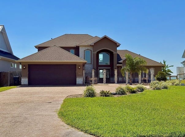 36 Southpointe Cir, ROCKPORT, TX 78382
