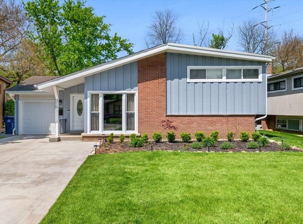 310 Chipili Drive, Northbrook, IL 60062