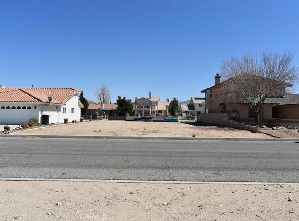 26299 Driftwood Lane, Helendale, CA 92342