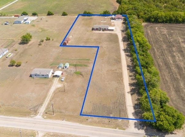 2418 FM 151, Whitewright, TX 75491