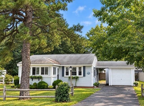 11 Lawrence Road, Dennis Port, MA 02639