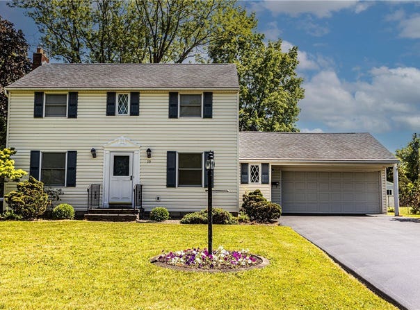 10 Southwick Drive, Webster, NY 14580