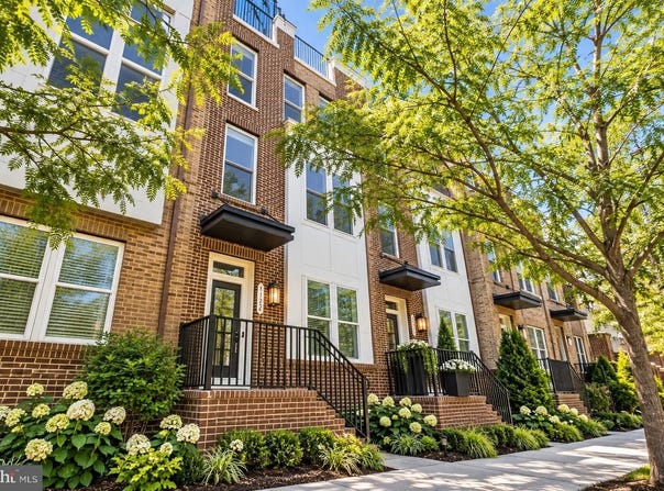 1132 S GLEBE RD, ARLINGTON, VA 22204