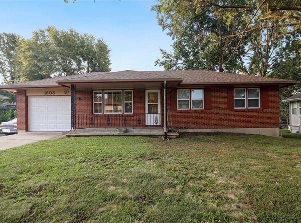 1603 NE 75th Street, Gladstone, MO 64118