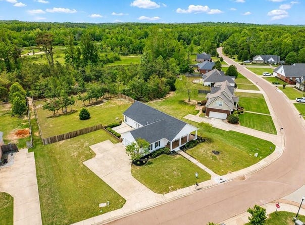 112 Taylor Circle, TAYLOR, MS 38673