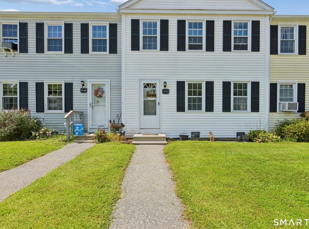 17 Lakeside Drive, Ledyard, CT 06339