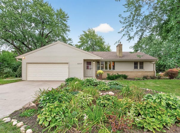 13819 Bellevue Drive, Minnetonka, MN 55345