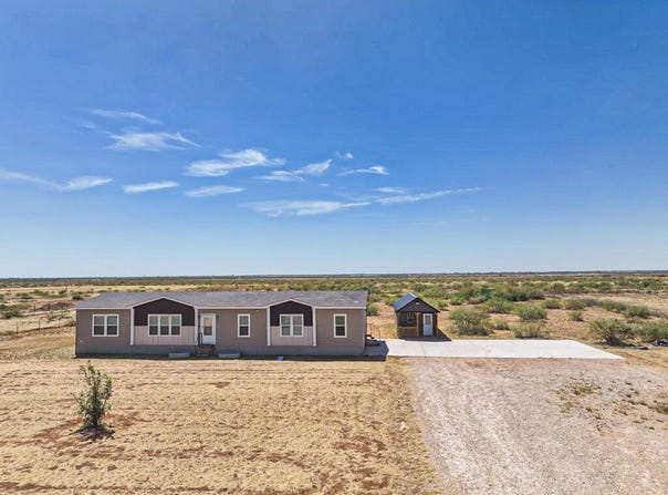 3158 C 1900, Stanton, TX 79782