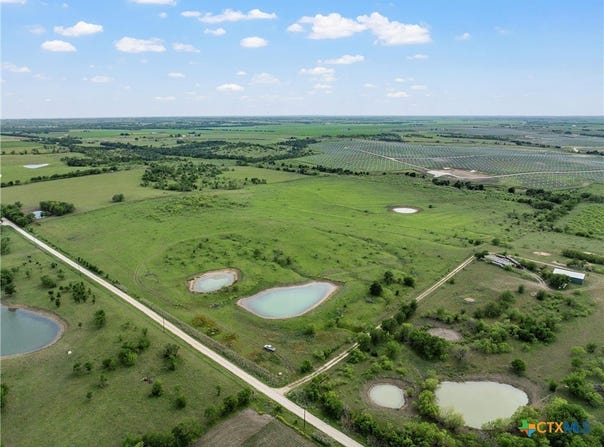 Cr 462, Lott, TX 76656