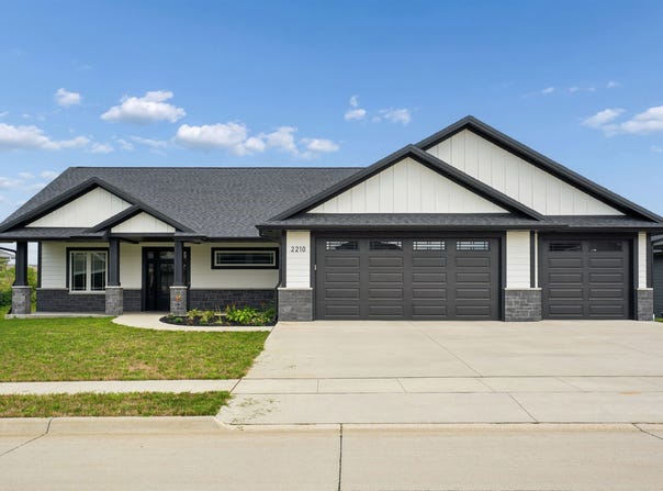 2210 Eldie Drive, Asbury, IA 52002