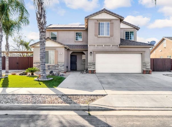 877 Sandra Avenue, Sanger, CA 93657