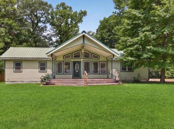 282 Holly Bay Circle, Hemphill, TX 75948