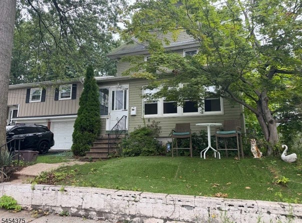 221 E 10Th Ave, Roselle Boro, NJ 07203-2011