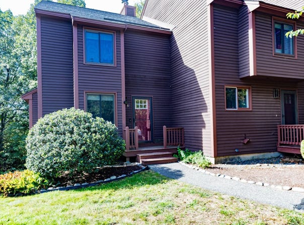 59 Thornhill Road, Stratham, NH 03885
