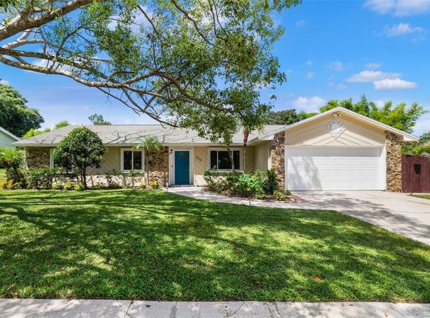 620 ARVERN Drive, ALTAMONTE SPRINGS, FL 32701