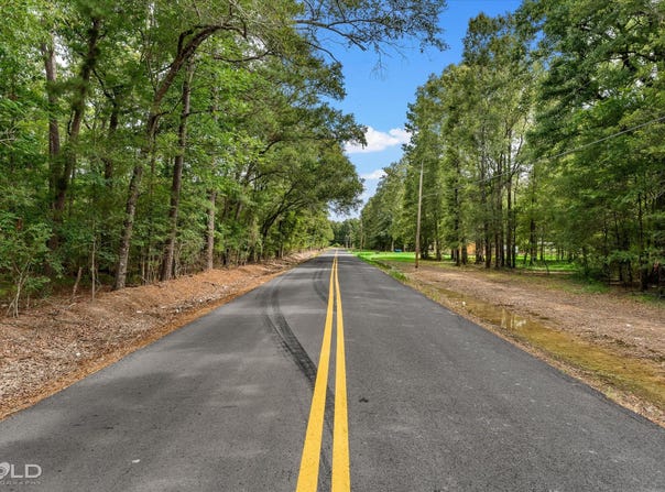 470 Pine Hill, Elm Grove, LA 71051