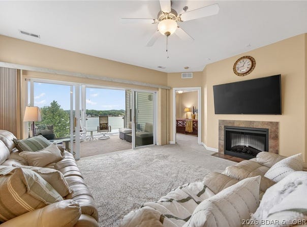 186 Sunset Palms Dr, Camdenton, MO 65079