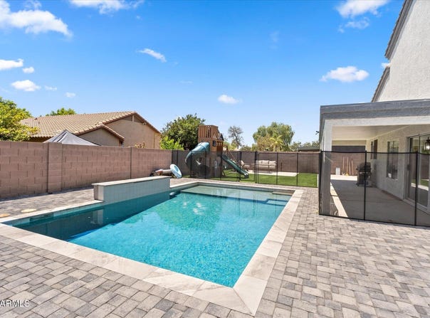 10427 E DIAMOND Avenue, Mesa, AZ 85208