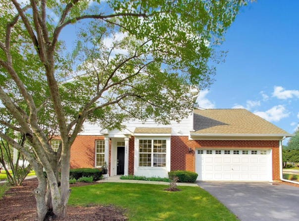 1586 Matthew Drive, Algonquin, IL 60102