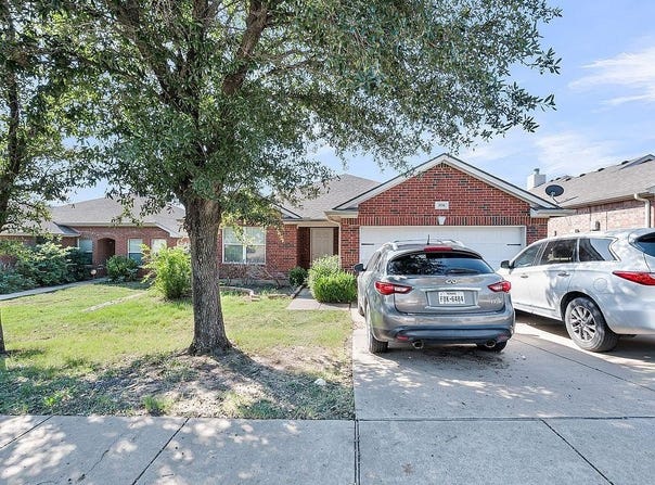 3736 Jade Street, Fort Worth, TX 76244
