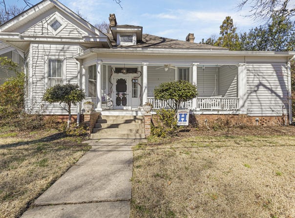 215 3rd Ave S, Columbus, MS 39701
