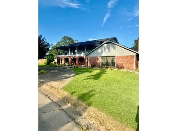 302 Manchester, Idabel, OK 74745