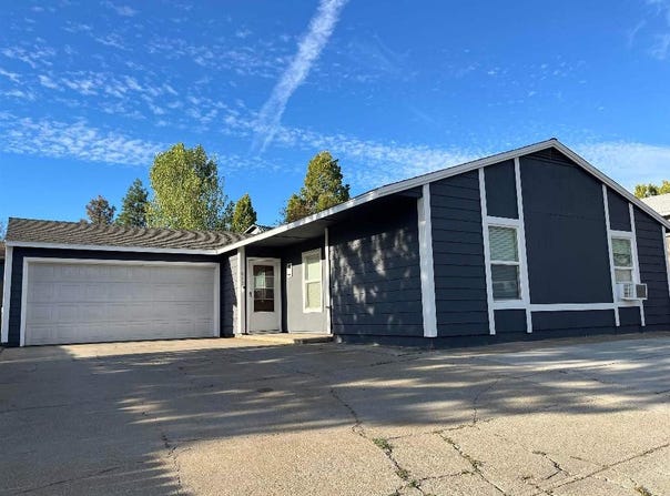 813 Sutter St, Yreka, CA 96097-9607