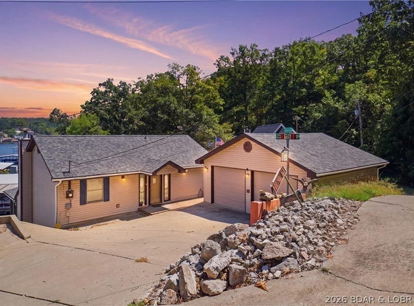 18 Horizon Lane, Rocky Mount, MO 65072