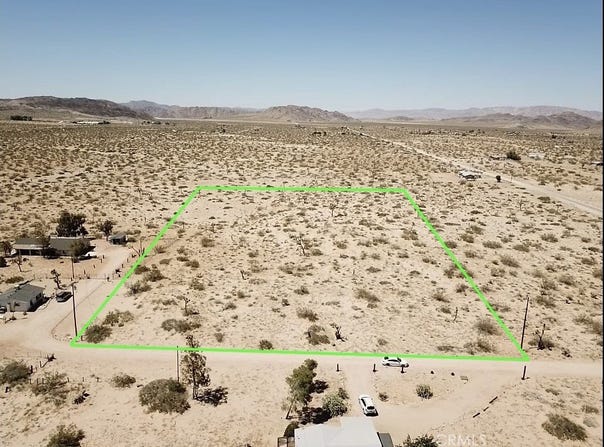 Easton Road, Landers, CA 92285