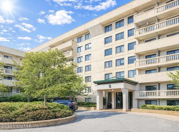 5 Windham Loop, Staten Island, NY 10314