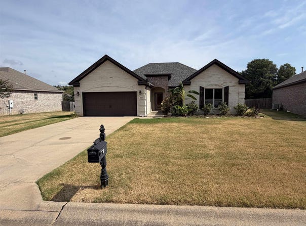 212 Nantucket Loop, Maumelle, AR 72113-7268