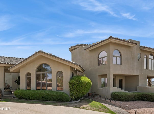 1121 E COUNTRY GABLES Drive, Phoenix, AZ 85022