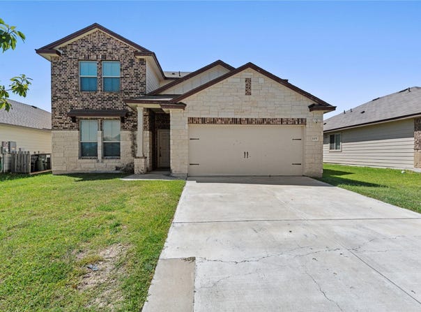 105 GREEN JAY Dr, Jarrell, TX 76537